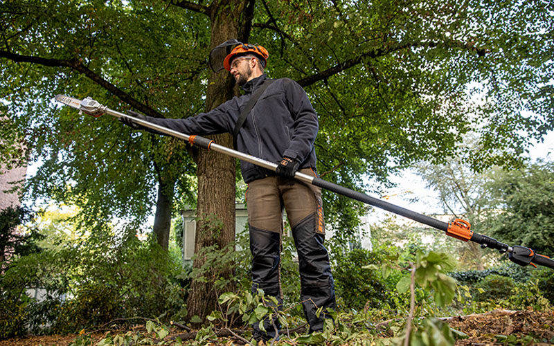 How to use a Pole Saw